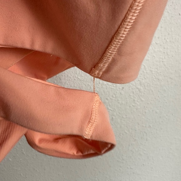 ATHLETA Conscious Cut Out Crop. - Picture 14 of 14